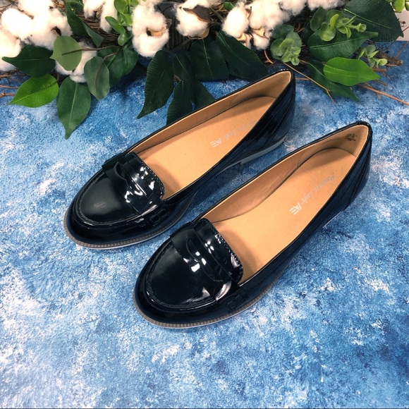 American Eagle Outfitters Shoes - American Eagle patent leather loafers Sz 9